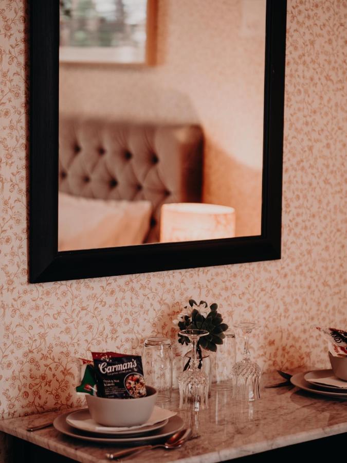 Отель Genesta House Коув Экстерьер фото
